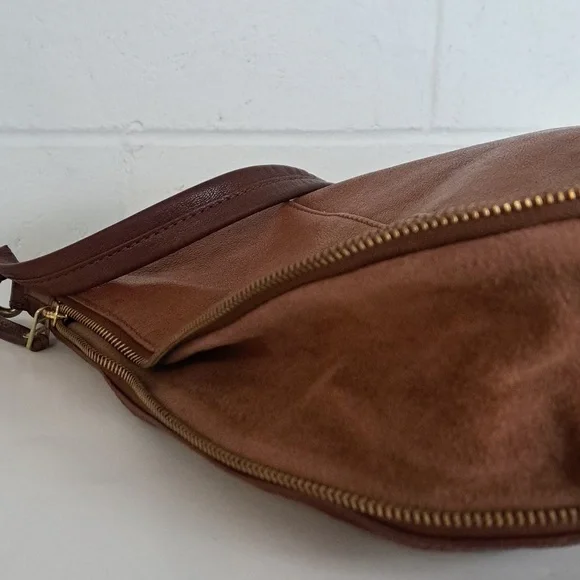 Fossil large leather shoulder bag zipper detail gold brass hardware - Picture 8 of 17